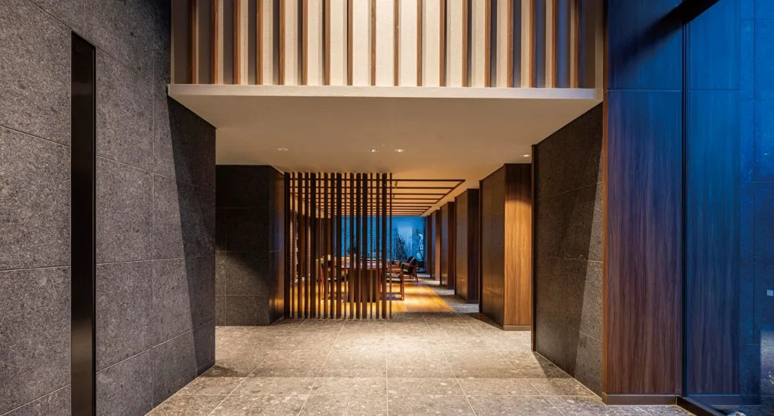 ハイブリッド木造住宅2/内観(エントランス)