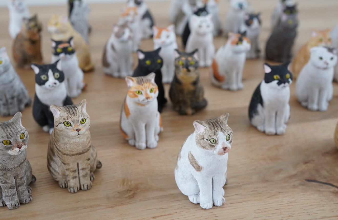 陶土を用いた猫の作品たち