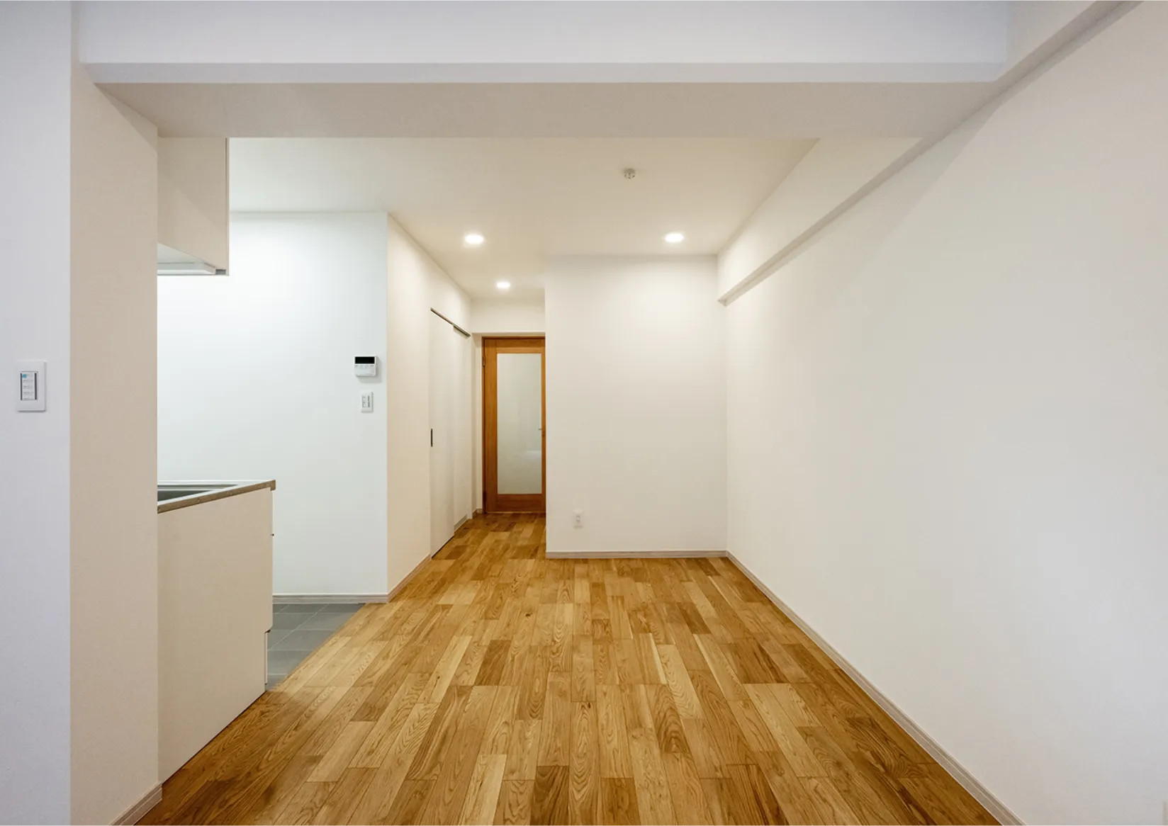 フローリング張替え後の部屋の写真