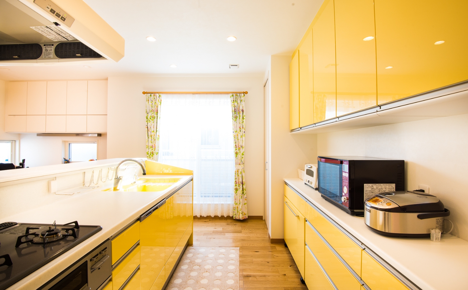 キッチンリフォーム後の部屋の写真