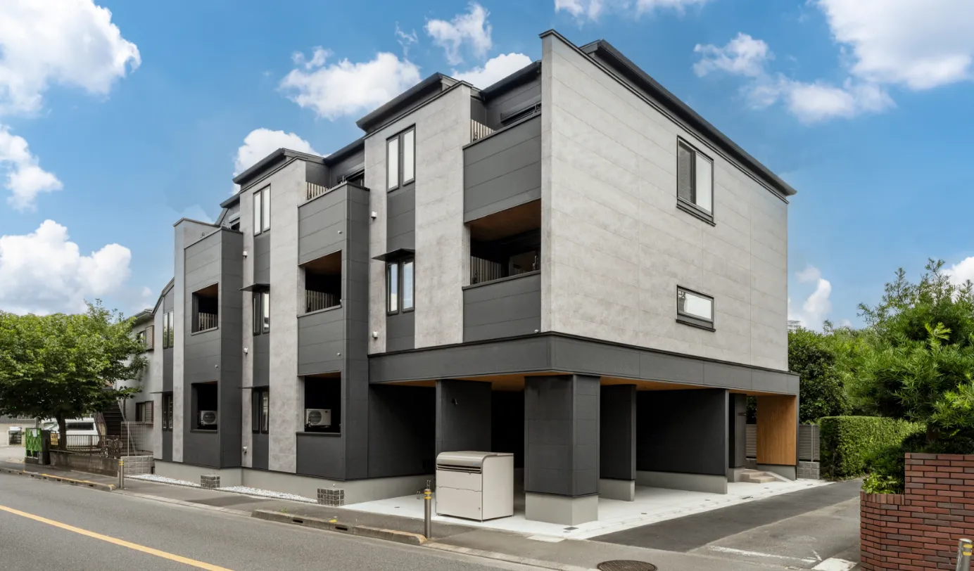 3階建て共同住宅の外観