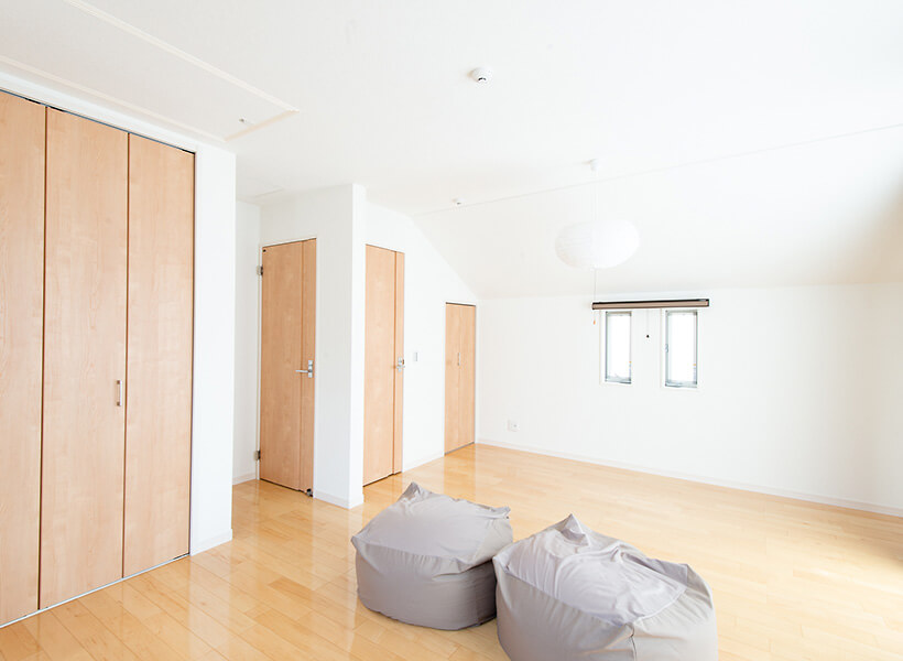 間仕切り壁設置可能な2ドア1ルーム(2F・12.7畳洋室)