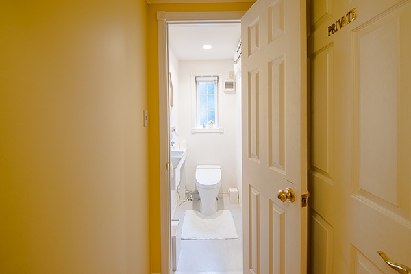 お客さま心地よく過ごしてもらうには欠かせなかったトイレのリフォーム
