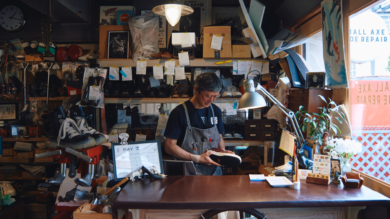 SMALL AXE SHOE REPAIR|店主の萩原憲一さん