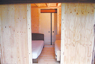 耐震シェルター「剛建」間口の様子